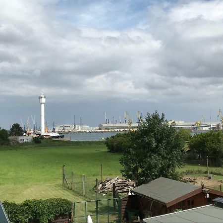 Ferienwohnung Mit Warnowblick Ρόστοκ Εξωτερικό φωτογραφία